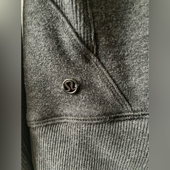 Lululemon Under Wraps Pullover - size 8 Heather Grey. - Picture 13 of 15